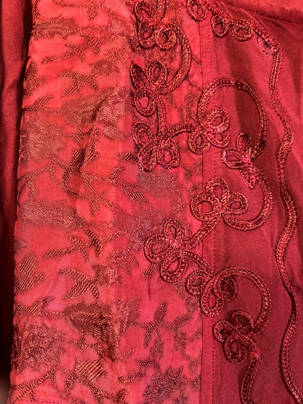 Lace-Up Scoop Neck Tunic Top in Deep Red - Picture 3 of 9